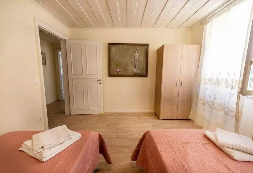 The Artist S Apartment By Konnect