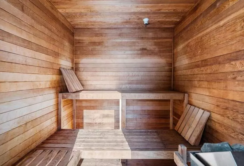 Hennessey House Bed And Breakfast