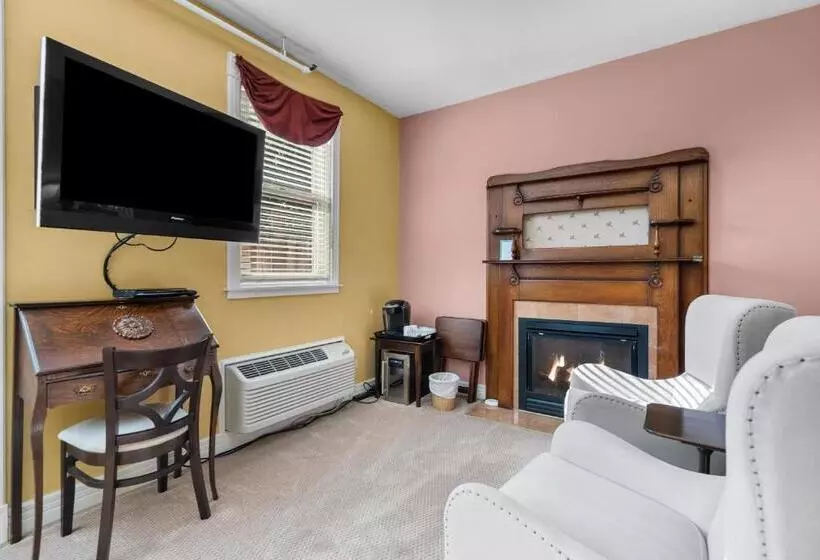 Hennessey House Bed And Breakfast