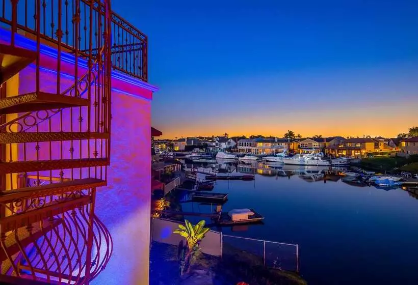 Отель Best Western Harbour Inn & Suites Huntington   Sunset Beach