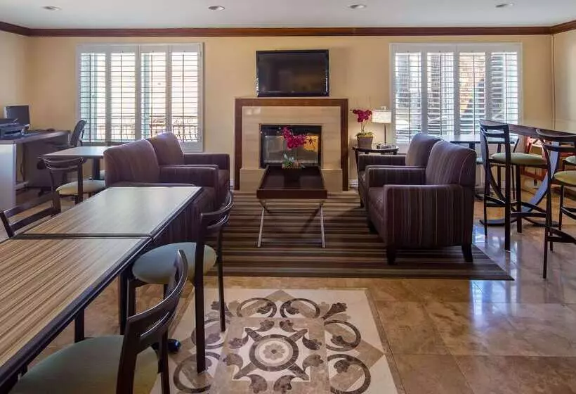 Отель Best Western Harbour Inn & Suites Huntington   Sunset Beach