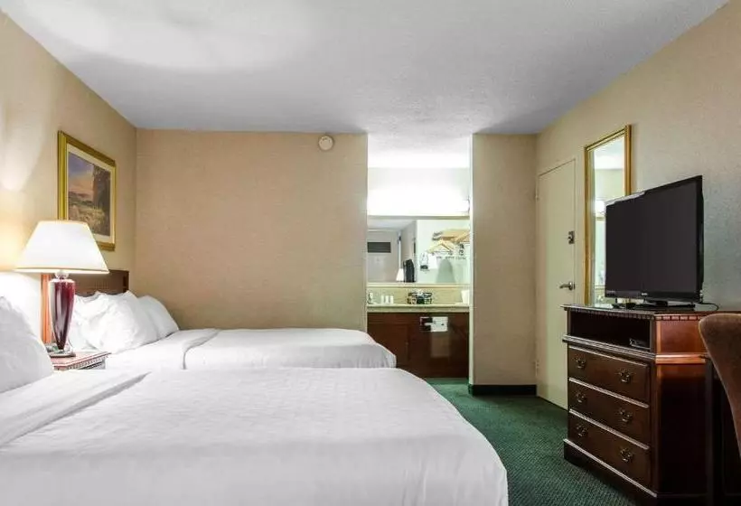 ホテル Clarion Inn Pocatello
