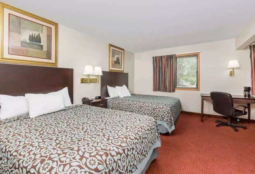 酒店 Days Inn & Suites By Wyndham Des Moines Airport