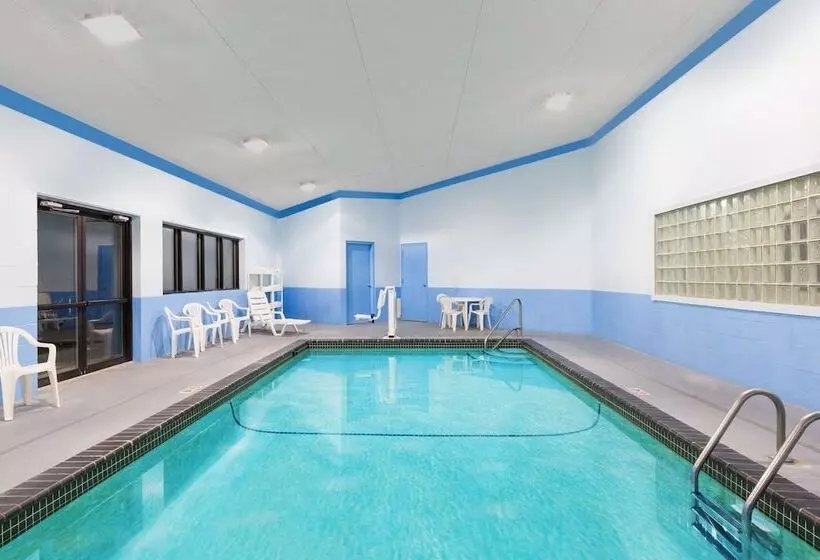 酒店 Days Inn & Suites By Wyndham Des Moines Airport