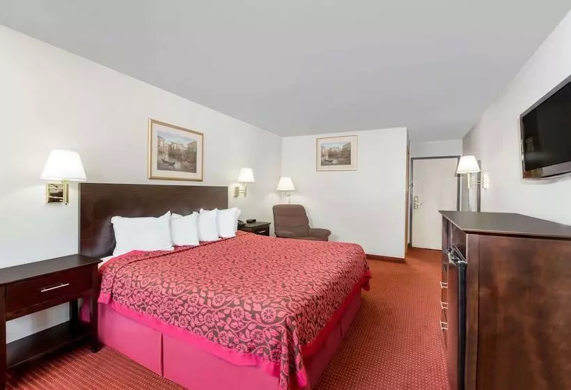 酒店 Days Inn & Suites By Wyndham Des Moines Airport