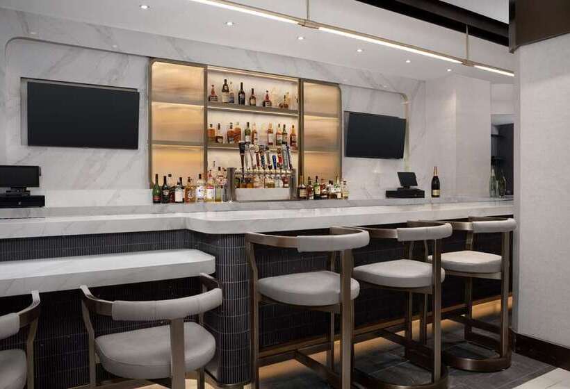 فندق Hilton Arlington National Landing