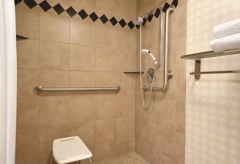 هتل Hilton Garden Inn Lancaster