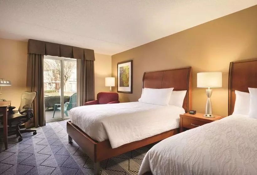 هتل Hilton Garden Inn Lancaster