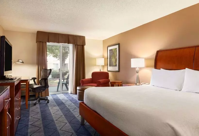 هتل Hilton Garden Inn Lancaster