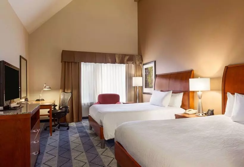 هتل Hilton Garden Inn Lancaster