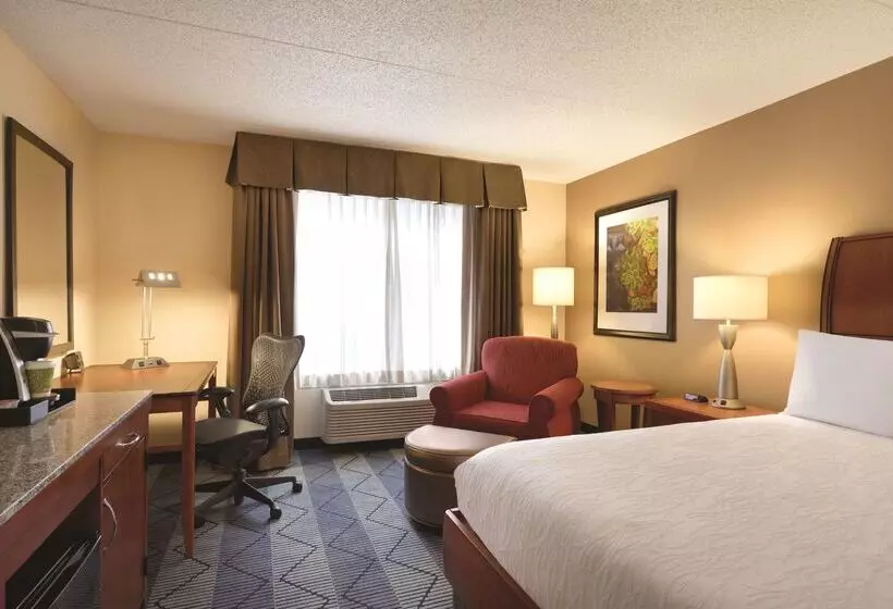 هتل Hilton Garden Inn Lancaster