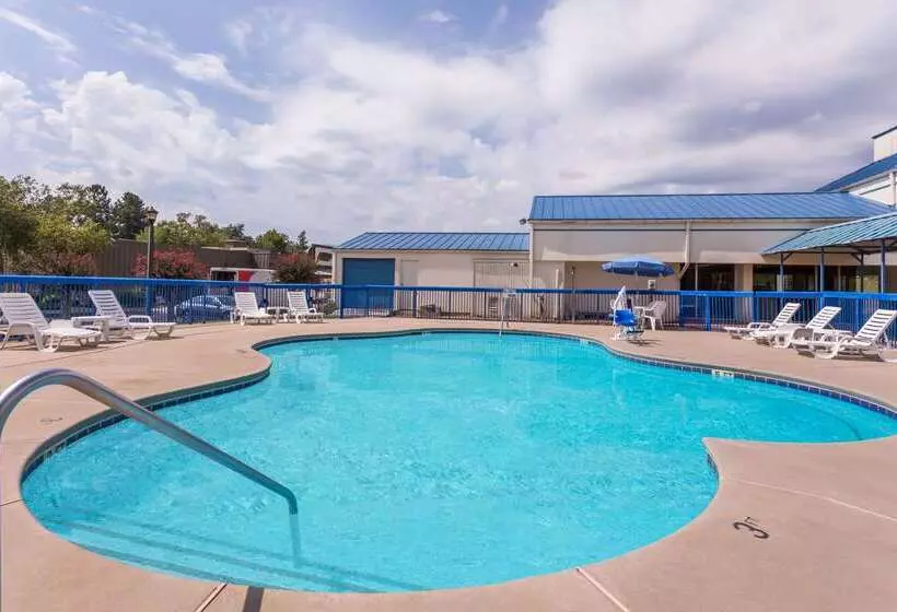 Отель Howard Johnson By Wyndham Commerce Ga