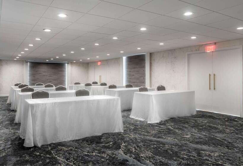 The Volare, Ascend Hotel Collection