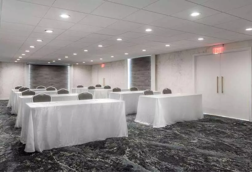 The Volare, Ascend Hotel Collection