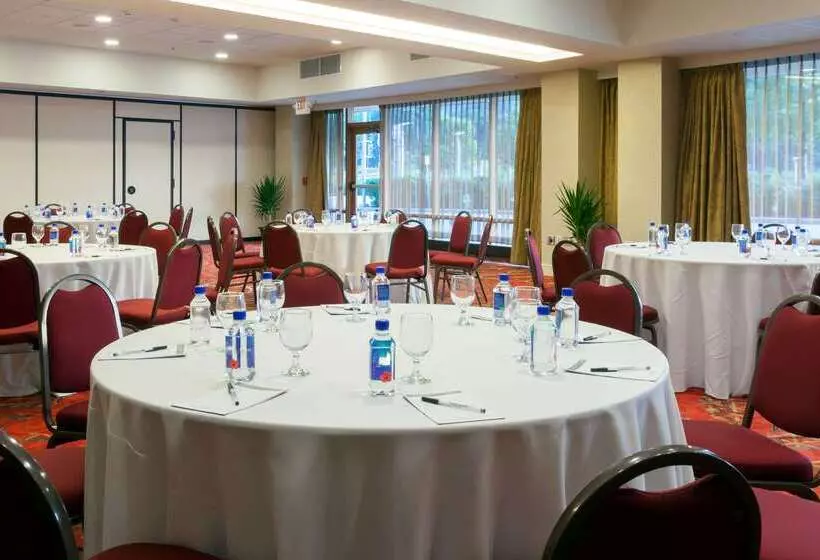 ホテル Wyndham Grand Pittsburgh