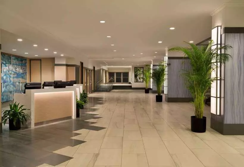 ホテル Wyndham Grand Pittsburgh