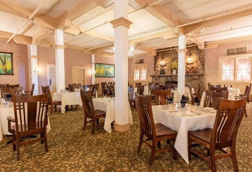 Курорт Historic Summit Inn