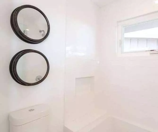 Beautifully Designed Palos Verdes Villa W/ Private Beach And Stunning Views