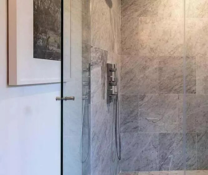 Beautifully Designed Palos Verdes Villa W/ Private Beach And Stunning Views