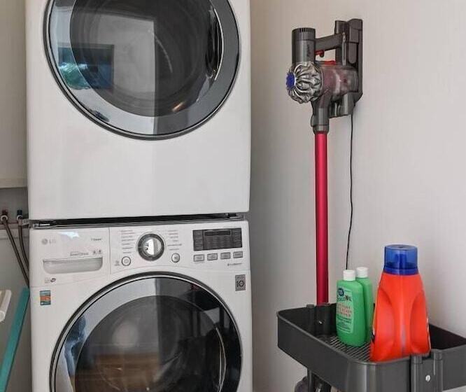 Beautifully Designed Palos Verdes Villa W/ Private Beach And Stunning Views