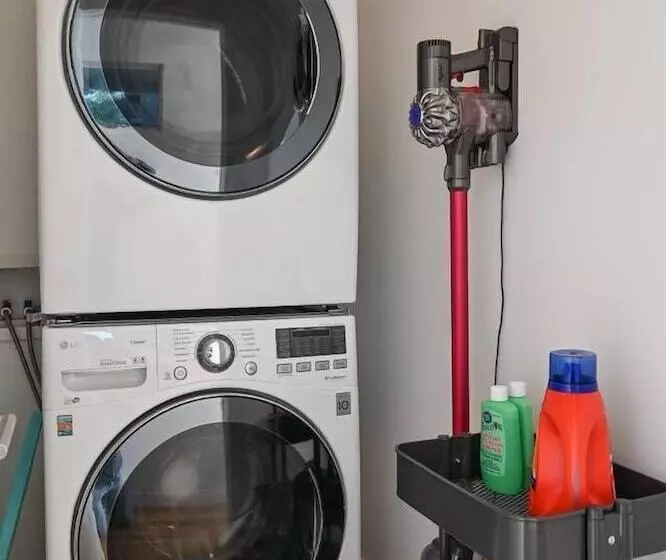 Beautifully Designed Palos Verdes Villa W/ Private Beach And Stunning Views