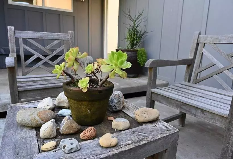 Beautifully Designed Palos Verdes Villa W/ Private Beach And Stunning Views