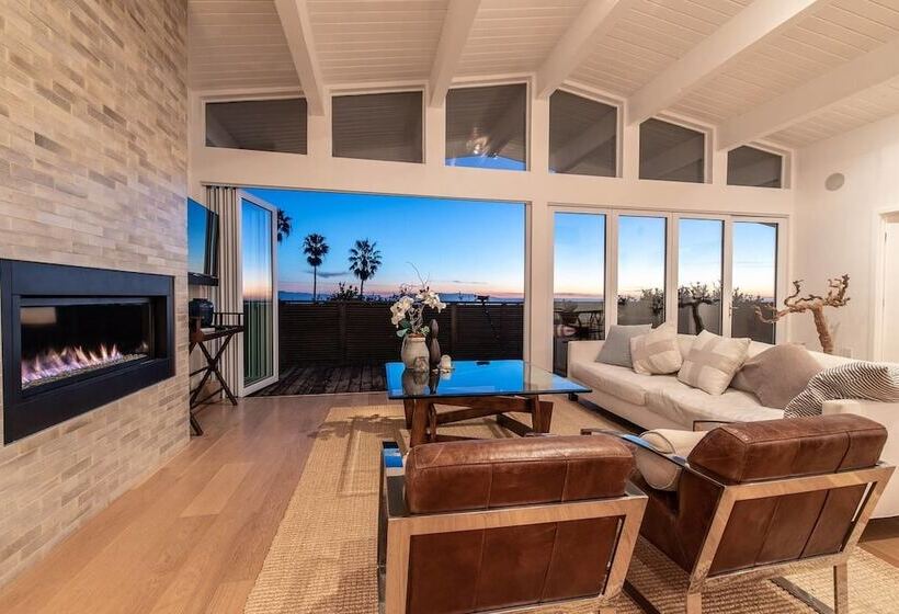 Beautifully Designed Palos Verdes Villa W/ Private Beach And Stunning Views
