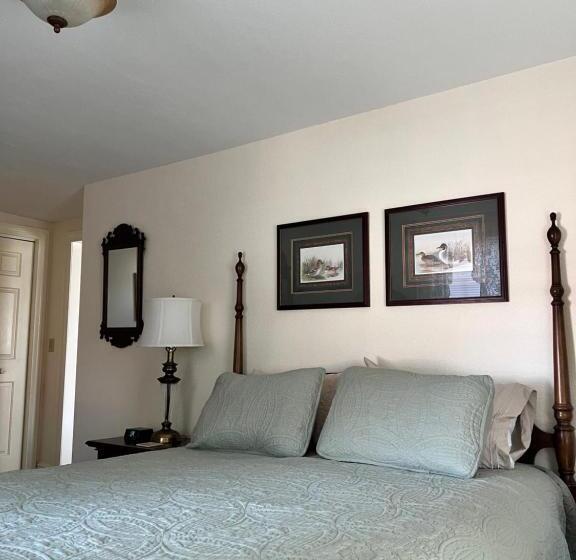 Bed and Breakfast Channel Bass Inn And Restaurant