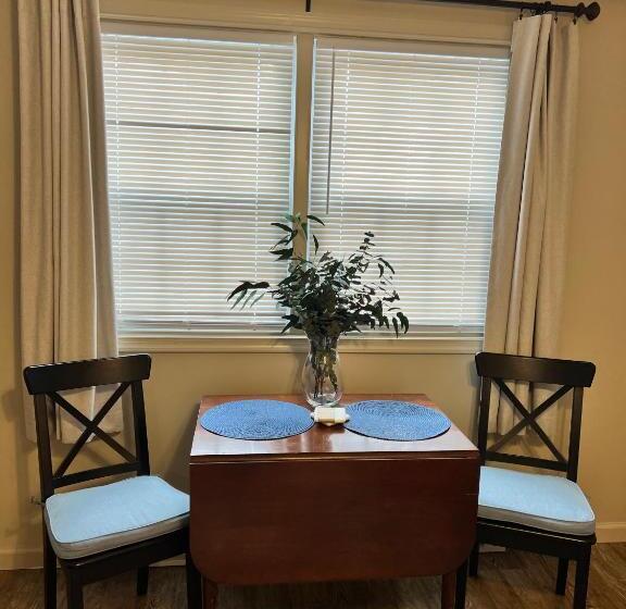 Bed and Breakfast Channel Bass Inn And Restaurant