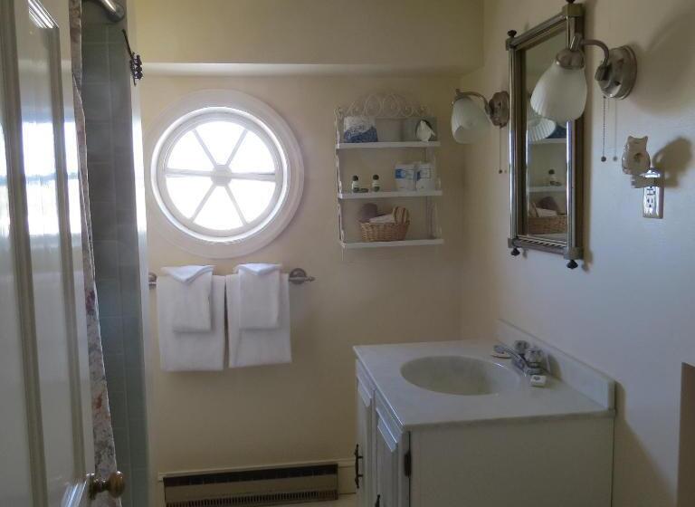 Bed and Breakfast Channel Bass Inn And Restaurant