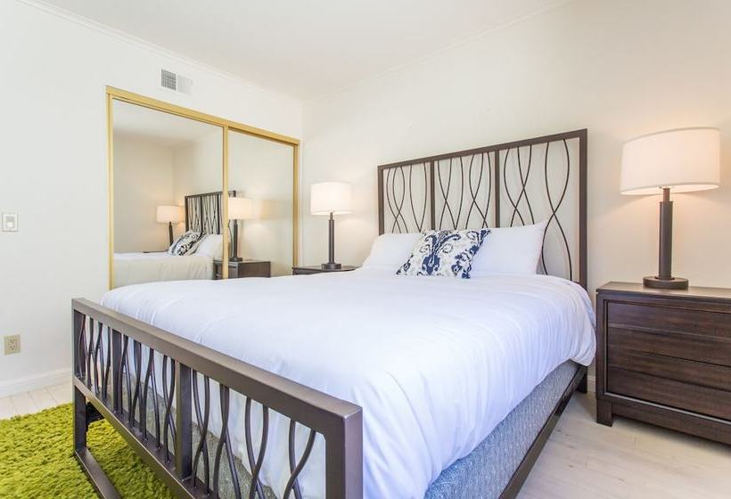 Chic 3br In La Jolla By Sonder