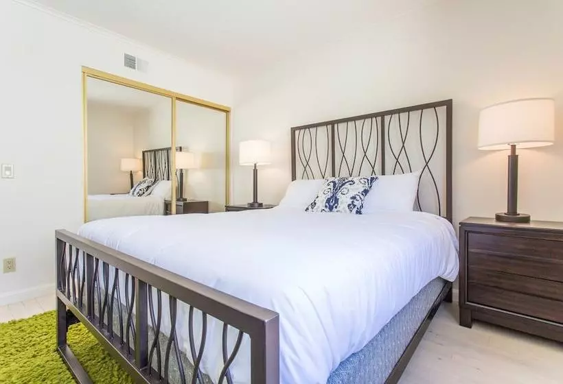 Chic 3br In La Jolla By Sonder