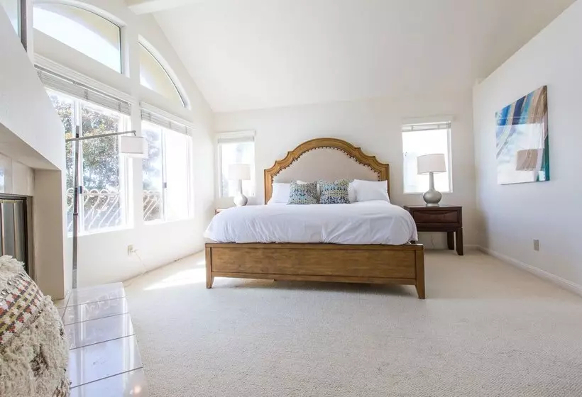 Chic 3br In La Jolla By Sonder