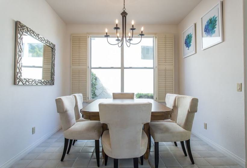 Chic 3br In La Jolla By Sonder