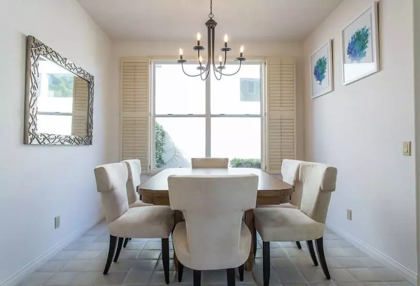 Chic 3br In La Jolla By Sonder