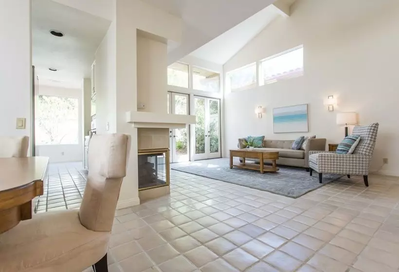 Chic 3br In La Jolla By Sonder
