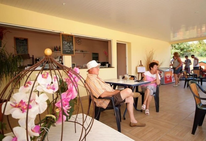 ホテル Bungalow Des Calquières