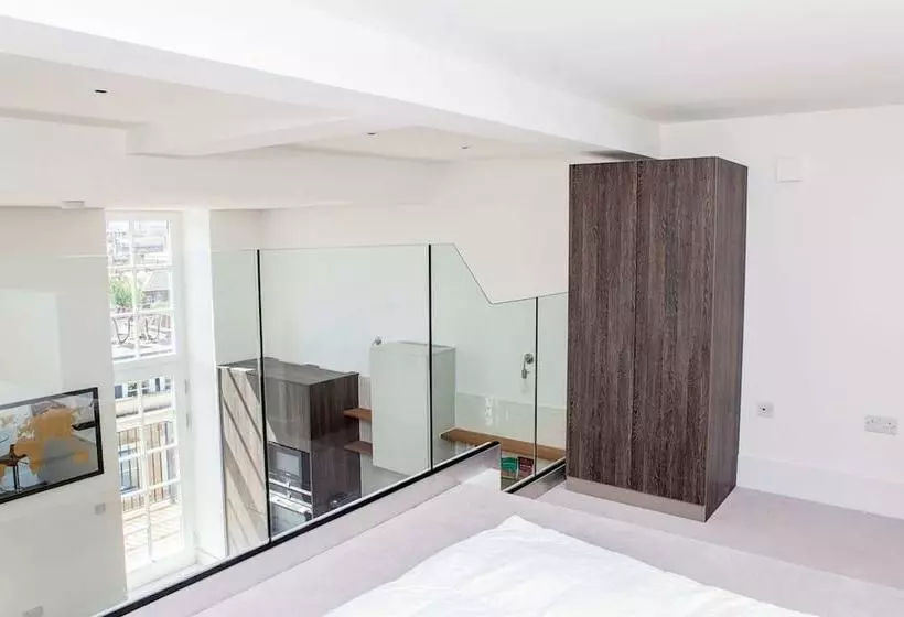 1 Bed Mezzaninecity Views & Great Location