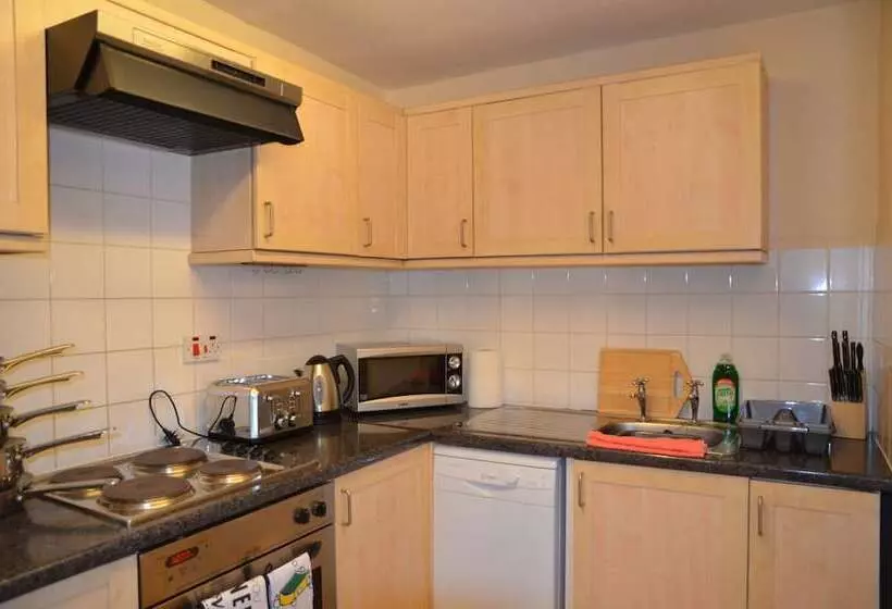 28 Scotfield
