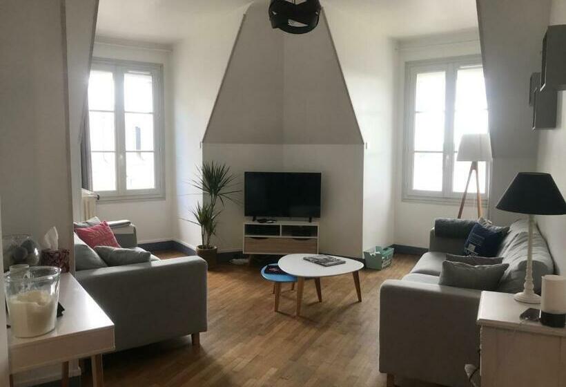 Entre Loire Et Chateau   Vue Sur La Loire