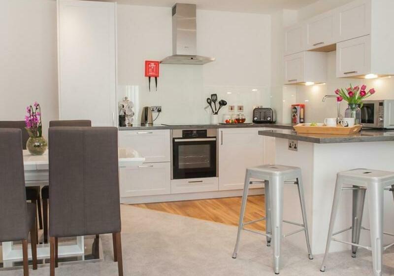 Henge House Sarsen Apartment