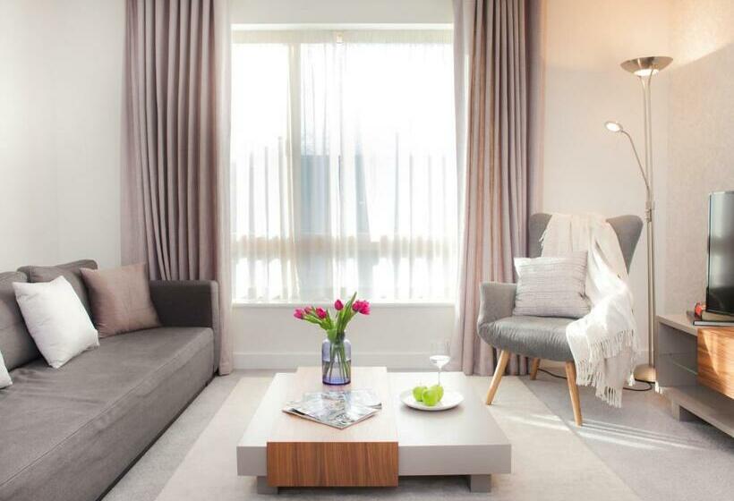 Henge House Sarsen Apartment