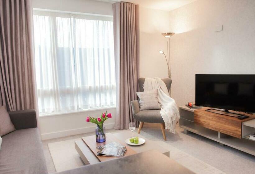 Henge House Sarsen Apartment