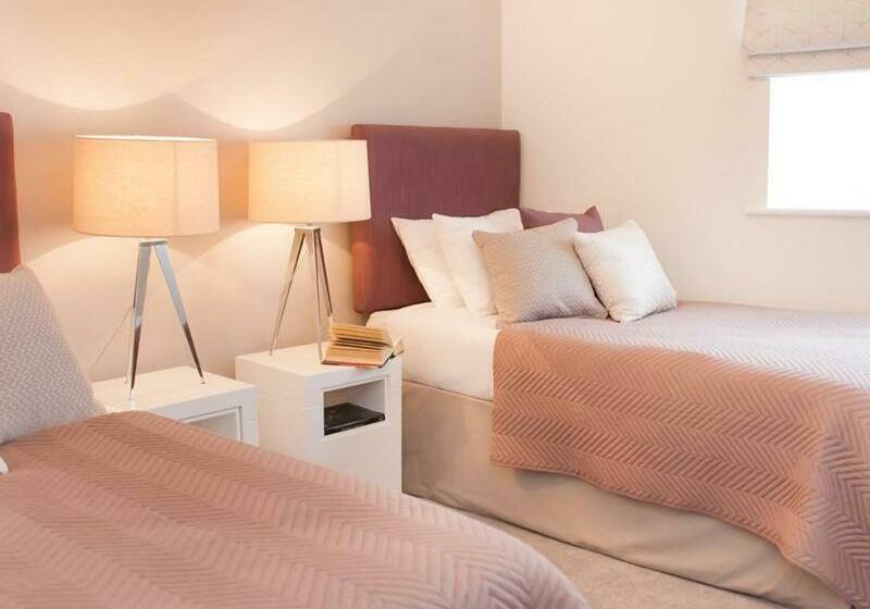 Henge House Sarsen Apartment