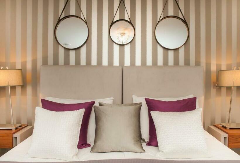 Henge House Sarsen Apartment