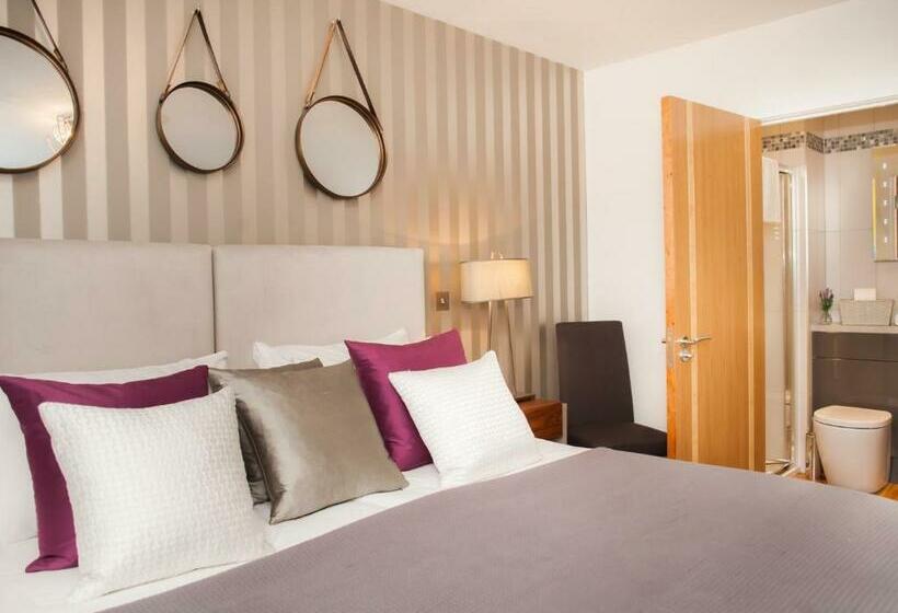 Henge House Sarsen Apartment