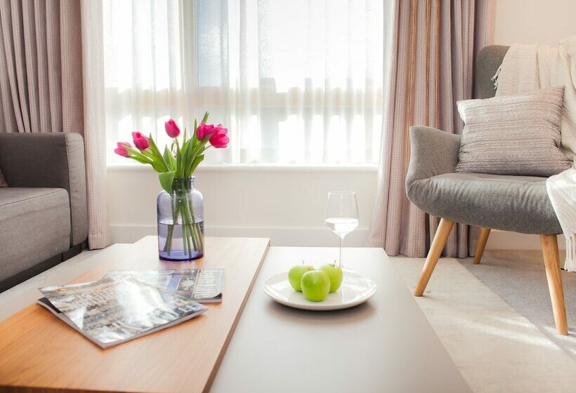 Henge House Sarsen Apartment