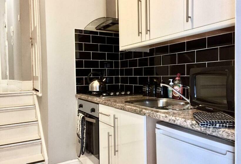 Highbury & Islington Hub