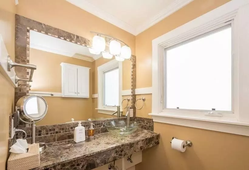 Luxury Apartments   City Center