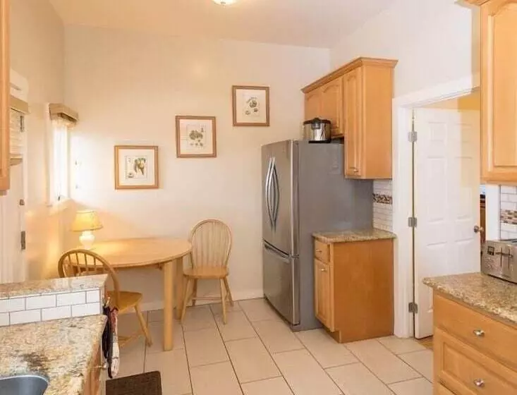 Luxury Apartments   City Center